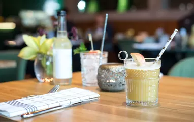Thumbnail - Top 8 Food and Beverage Industry Technology Trends today